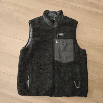 TAION 마운틴 리버서블 다운 x 보아 베스트 L 사이즈