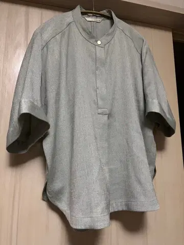 그린 반소매 버튼 셔츠