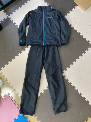 SKINS 트레이닝복 상하의 세트 사이즈 M