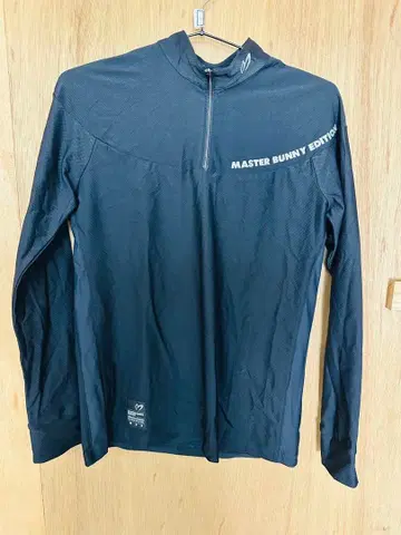 MASTER BUNNY EDITION 블랙 긴팔 골프웨어 L 사이즈