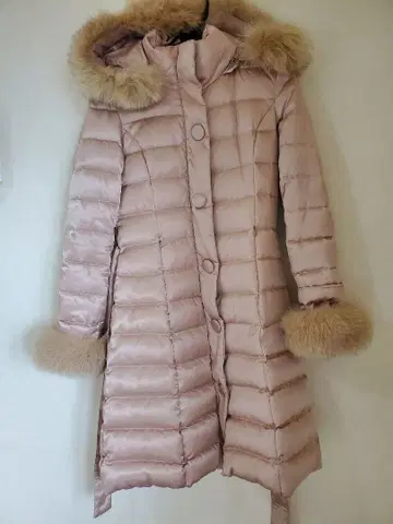 후드 부착 핑크 다운 자켓