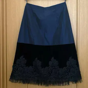 새상품급 SUPER BEAUTY 슈퍼뷰티 플레어 스커트 레이스 42