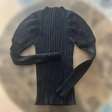 FRAYI.D 리브 퍼프 슬리브 블랙 니트