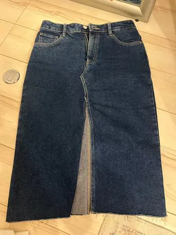 DENIM BY TRF 다크 블루 타이트 스커트