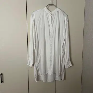 화이트 긴팔 밴드 카라 셔츠