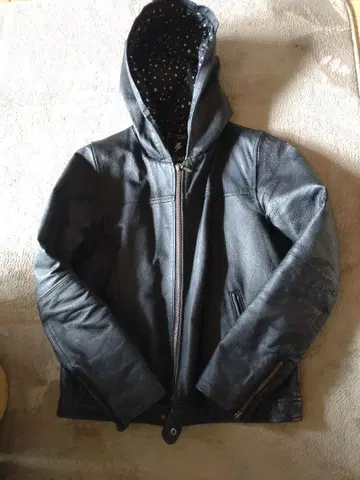 x-girl 후드 부착 가죽 자켓 사이즈 2