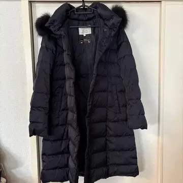 UNTITLED 퍼 달린 블랙 롱 코트