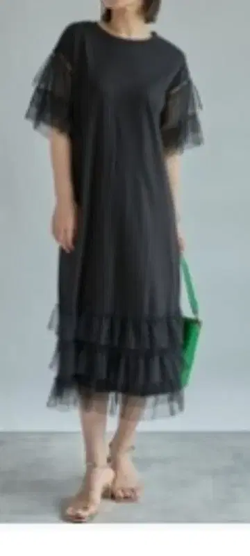 튤 프릴 반팔 원피스 블랙