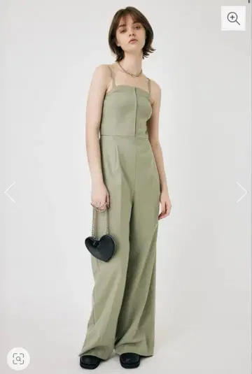 올리브 그린 와이드 레그 점프 수트