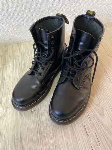 닥터마틴 1460 8홀 블랙 UK8:27cm