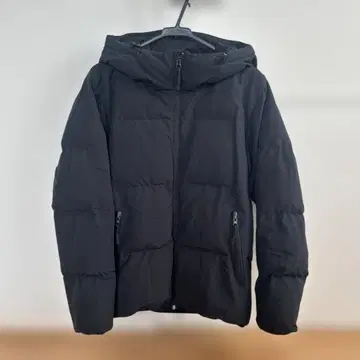 블랙 다운 자켓 후드 부착