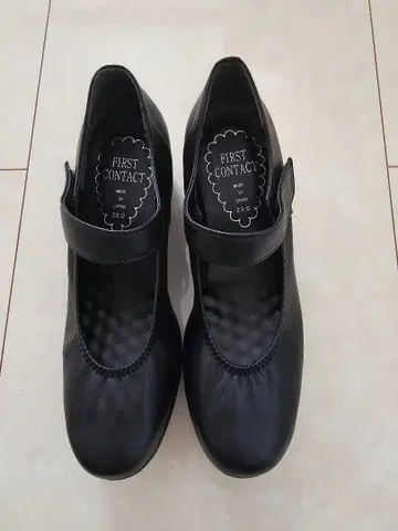 FIRST CONTACT 블랙 웨지힐 23.0