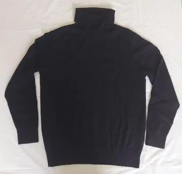 유니클로 캐시미어 터틀넥 스웨터