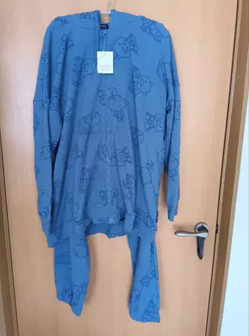 드럭 스토어즈 파란색 캐릭터 패턴 후드 부착 상하의 세트