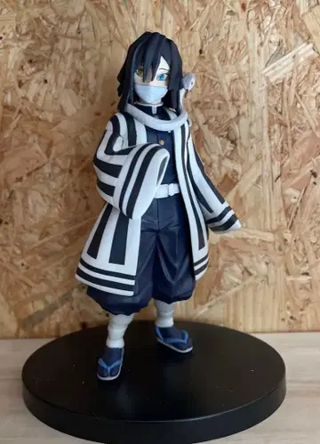 귀멸의 칼날 이쿠로 오바나이 피규어