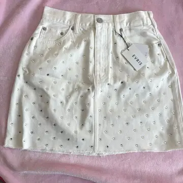 [택 포함 새상품] EVRIS 큐빅 데님 스커트 M 사이즈
