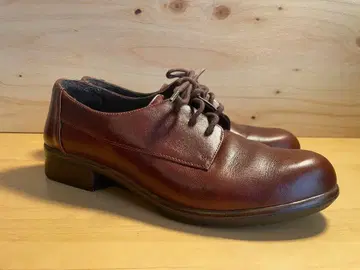 NAOT 케도마 브라운 가죽 레이스업 슈즈