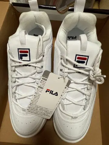 FILA 화이트 스니커즈