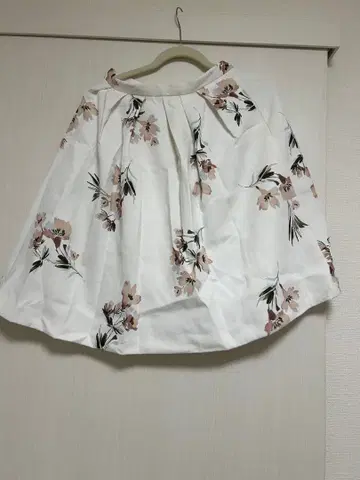 아푸와이저 리셰 꽃무늬 스커트