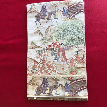 전통적인 후쿠로 오비