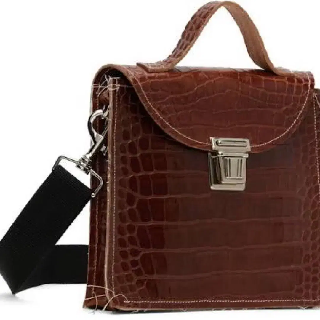 Niceness Roger Deer Leather Bag on Bunjang Global Site.