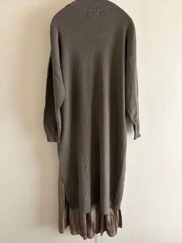 카키 긴팔 니트 원피스 스커트 포함