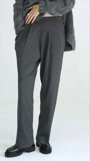 CLANE ] ] TWO TUCK KNIT TAPERED PANTS