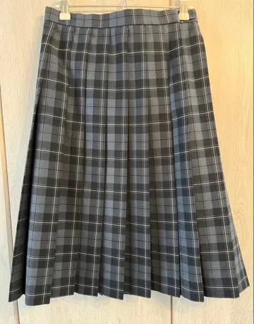 잠자리(Tombow) 그레이 계열 체크 플리츠 스커트