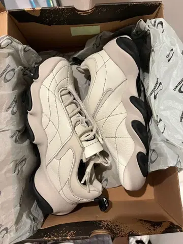 OAKLEY x BRAIN-DEAD 스니커즈