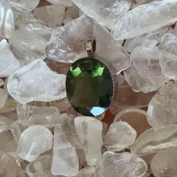 천연 유리 몰다바이트 펜던트탑 11mm 미사용