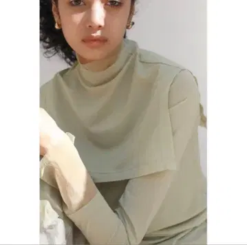 little uzie 리틀스지 하이넥 시어 탑