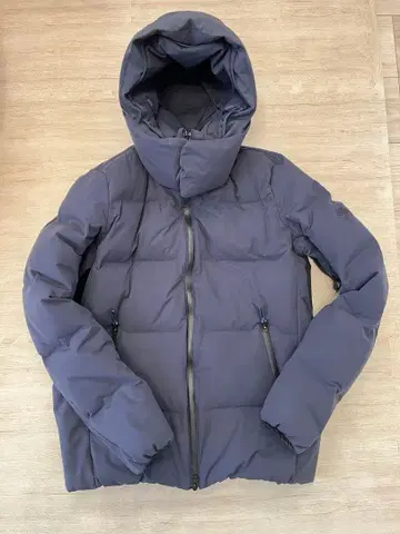 데상트 미즈사와 다운 올테라인 앵커 L 사이즈 네이비