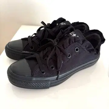 미사용 새상품 컨버스 올스타 블랙 모노크롬*프릴 디자인*23