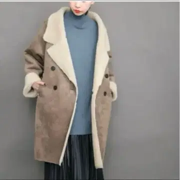 KBF 무스탕 코트