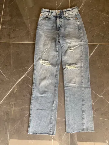ZARA 데미지 가공 스트레이트 데님 EUR 32
