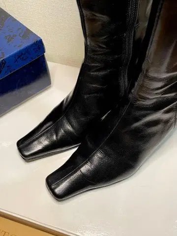 블랙 가죽 중간 힐 부츠