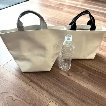 화이트 합성 피혁 토트백 중형 핸드백