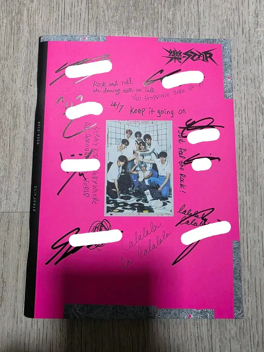 Stray Kids Rockstar signed album
