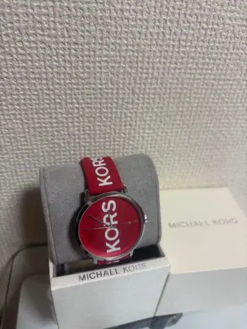 마이클코어스 찰리 레드 실리콘