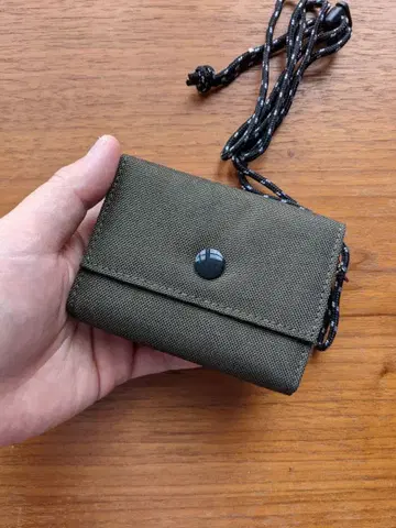 BLA 올리브 그린 코인 케이스