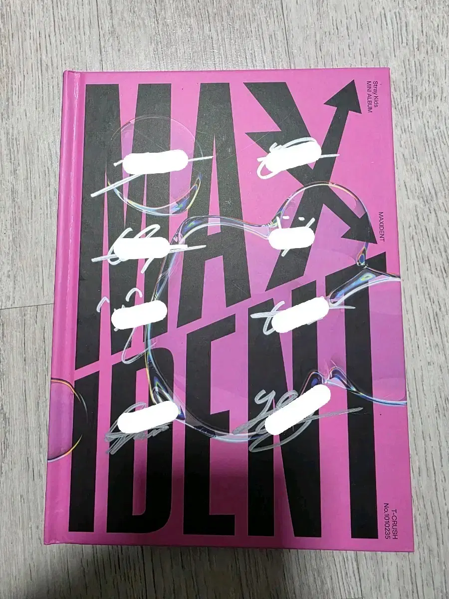 Stray Kids MAXIDENT signed album