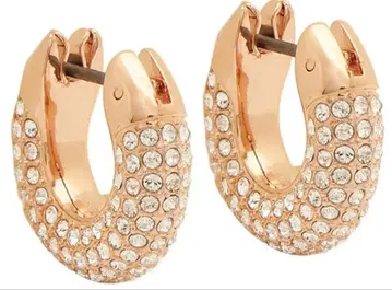 정가 22,000엔. 스와로브스키 Swarovski 귀걸이 핑크 골드