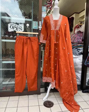 쿠르타, 팬츠와 숄 (3세트)