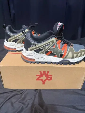 W6YZ 스니커즈 블랙/올리브/오렌지