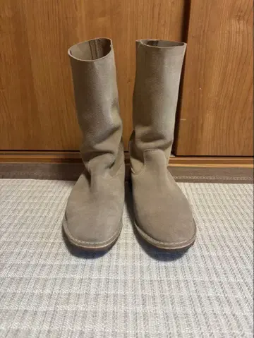 베이지 스웨이드 롱 부츠