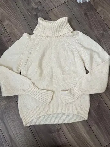 저널 스탠다드 터틀넥 스웨터