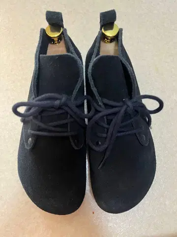 BIRKENSTOCK 블랙 스웨이드 레이스업 부츠