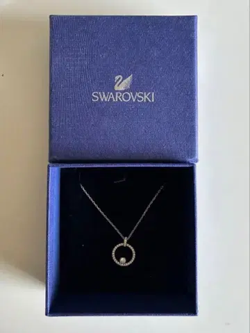 Swarovski 원형 펜던트 목걸이