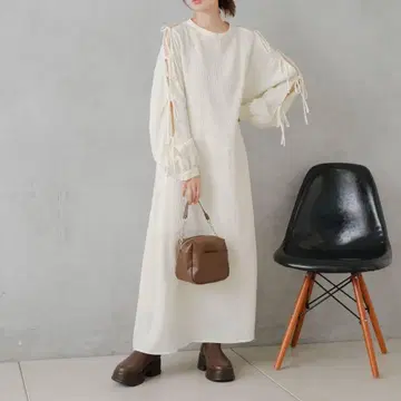 [미사용 새상품] kastane 카스타네 소매 슬릿 리본 원피스 아이보리