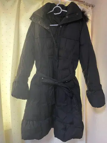 블랙 후드 부착 다운 코트 블랙 L 사이즈